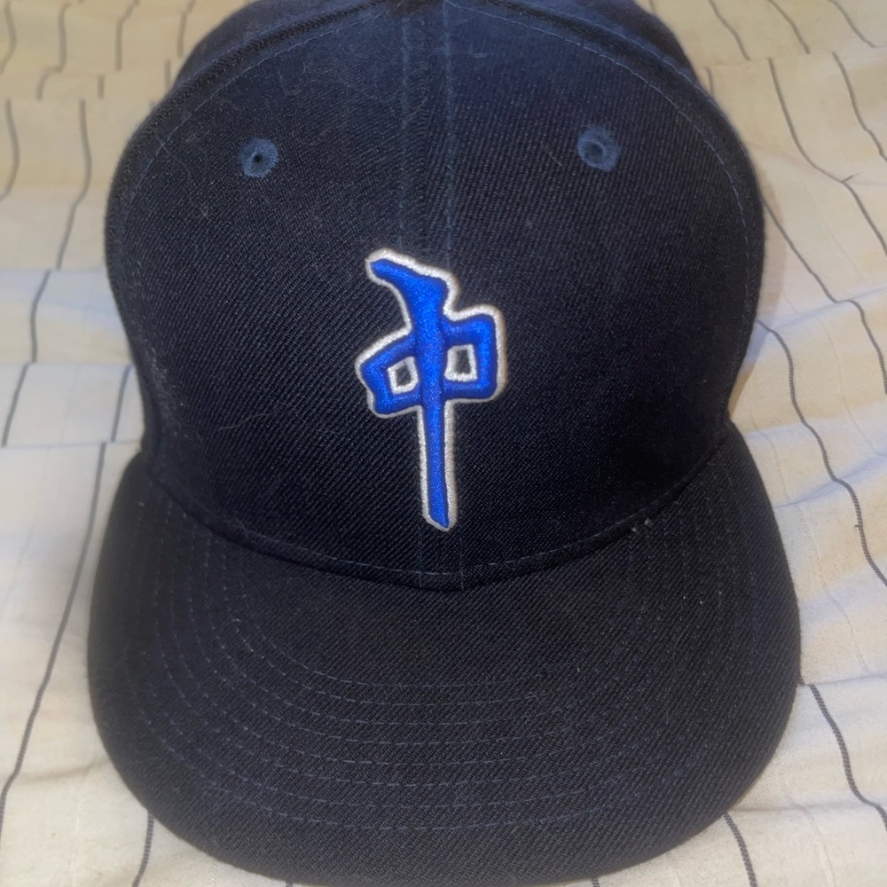 White/blue/red logo RDS hats (3)